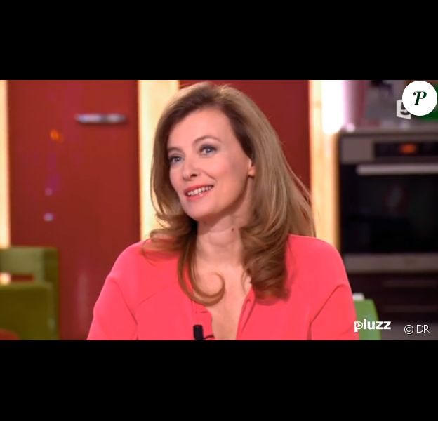 Valérie Trierweiler était sur le plateau de C à vous, émission présentée par Alessandra Sublet. Jeudi 27 juin 2012.