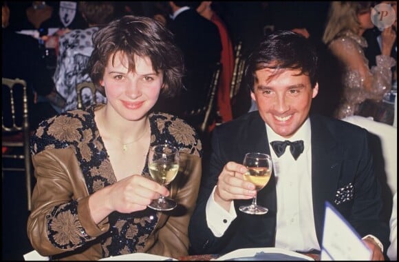 Juliette Binoche et Thierry Le Luron à Paris le 11 juin 1985. 