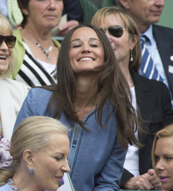La jolie Pippa Middleton et son frère James ont assisté à un match du tournoi de tennis de Wimbledon à Londres, le 24 Juin 2013.