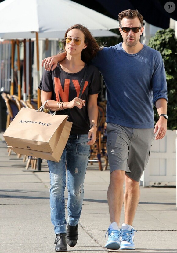 Olivia Wilde et son fiancé Jason Sudeikis font du shopping à Los Angeles, le 01 juin 2013.