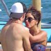 Cesc Fabregas et sa compagne Daniella Semaan amoureux lors de leurs vacances à Ibiza, le 4 juillet 2013