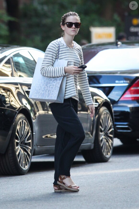 Emma Watson se promenant à New York le 12 juin 2013