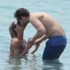 Michelle Hunziker, enceinte, et Tomaso Trussardi poursuivent leurs vacances de rêve dans le nord de l'Italie. Le 6 juillet 2013.