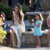 la gourmande Alessandra Ambrosio, Jamie Mazur et leurs enfants ont rejoint Brooke Burle Charvet pour une pause crèmes glacées à Malibu. Le 6 juillet 2013