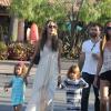 Alessandra Ambrosio, Jamie Mazur et leurs enfants ont rejoint Brooke Burle Charvet pour une pause gourmande à Malibu. Le 6 juillet 2013