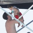 Lionel Messi en vacances à Ibiza avec Antonella Roccuzzo et leur fils Thiago ainsi que ses coéquipiers du Barça José Manuel Pinto et Cesc Fabregas, venu avec sa compagne Daniella Seeman et leur fille Lia le 8 juillet 2013.