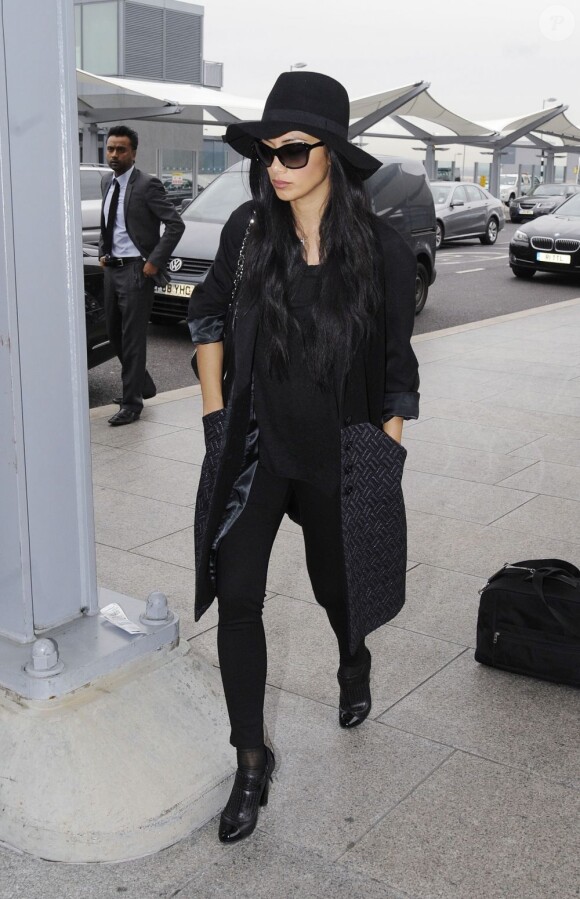 Nicole Scherzinger lors de son arrivée à l'aéroport de Londres le le 12 novembre 2012