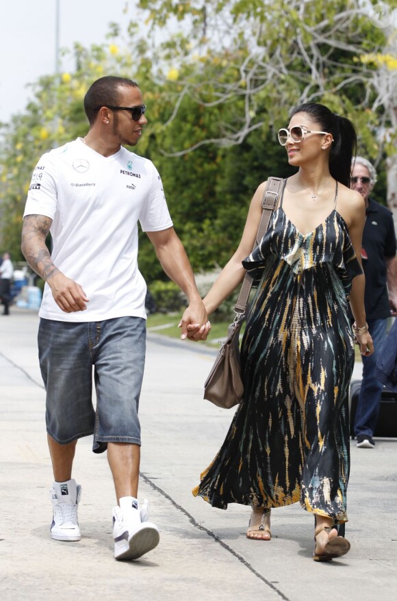 Lewis Hamilton et sa compagne Nicole Scherzinger lors du Grand Prix de Malaisie le 24 mars 2013 à Kuala Lumpur