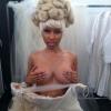 Nicki Minaj a publié sur Instagram cette photo d'elle topless, juin 2013.
