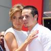 Jennifer Lopez a obtenu son étoile sur le Hollywood "Walk of Fame", le 20 juin 2013. Elle pose ici avec Casper Smart.