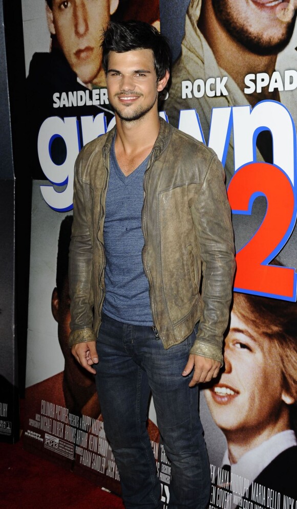Taylor Lautner à la première de Copains pour toujours 2 à New York le 10 juillet 2013.