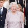 La reine Elizabeth II dans la loge royale du premier concert du Coronation Festival, le 11 juillet 2013 dans les jardins de Buckingham Palace.