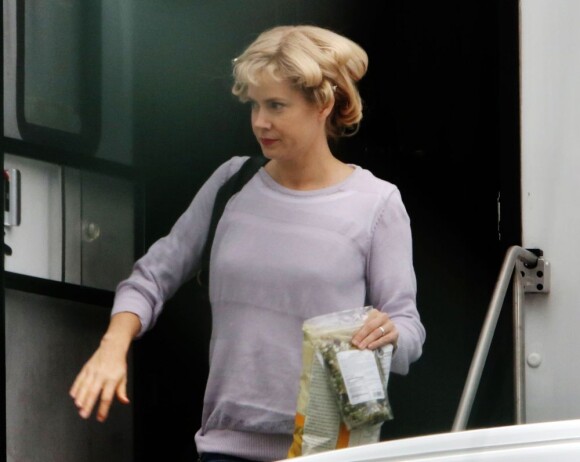 Amy Adams transformée en blonde sur le tournage de Big Eyes à New Westminster, Canada, le 11 juillet 2013.