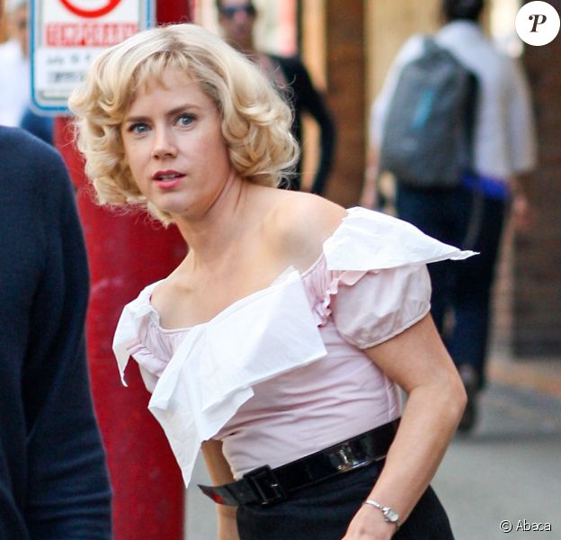 Amy Adams superbe mais métamorphosée sur le tournage de Big Eyes à New Westminster, Canada, le 11 juillet 2013.