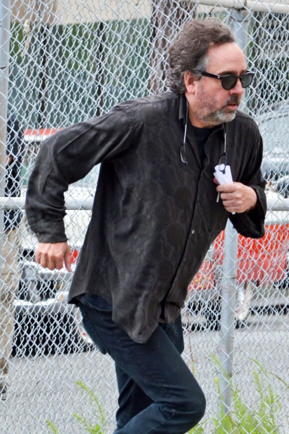 Tim Burton court sur le tournage de Big Eyes à New Westminster, Canada, le 11 juillet 2013.