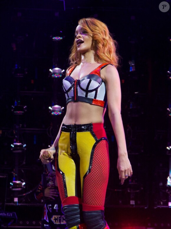 Rihanna en concert avec son spectacle Diamonds World Tour à Amsterdam, le 23 Juin 2013.