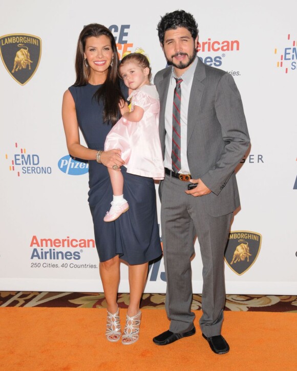 Ali Landry, et son mari Alejandro Gomez Monteverde avec leur fille Estela à Los Angeles, le 7 mai 2010.