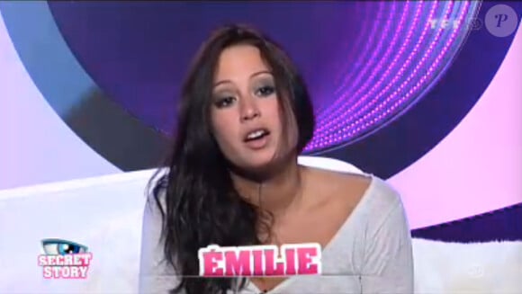 Emilie dans la quotidienne de Secret Story 7 sur TF1 le samedi 13 juillet 2013