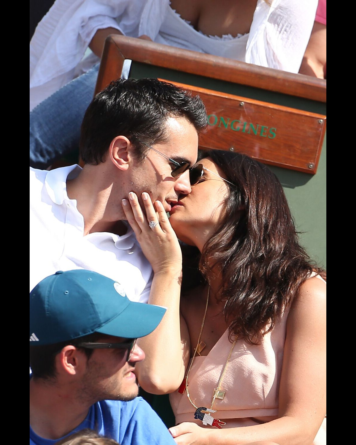 Photo : Faustine Bollaert et son mari Maxime Chattam assistent au tournoi  de tennis Roland Garros à Paris, le 30 mai 2012. - Purepeople