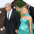 Victor Valdés et sa femme Yolanda Cardona, enceinte, au mariage de son coéquipier Xavi à Blanes le 13 juillet 2013.