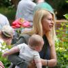 Claire Danes et son fils Cyrus sur le tournage de la saison 3 de "Homeland" à Charlotte en Caroline du Nord, le 10 juillet 2013.