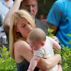 Claire Danes et son fils Cyrus sur le tournage de la saison 3 de "Homeland" à Charlotte en Caroline du Nord, le 10 juillet 2013.