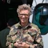 Denis Brogniart, souriant, a participé à un exercice de sauvetage aux côtés de commandos de l'armée de l'air juste après le défilé du 14 juillet sur la place des Invalides a Paris, en descendant en corde lisse d'un hélicoptère.