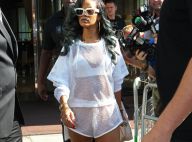 Rihanna dévoile sa folie capillaire et ses dessous dans une tenue transparente