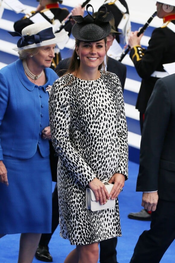 Kate Middleton, le 13 juin 2013 à Southampton pour le baptême d'un bateau de croisières, sa dernière mission officielle avant la naissance de son premier enfant.