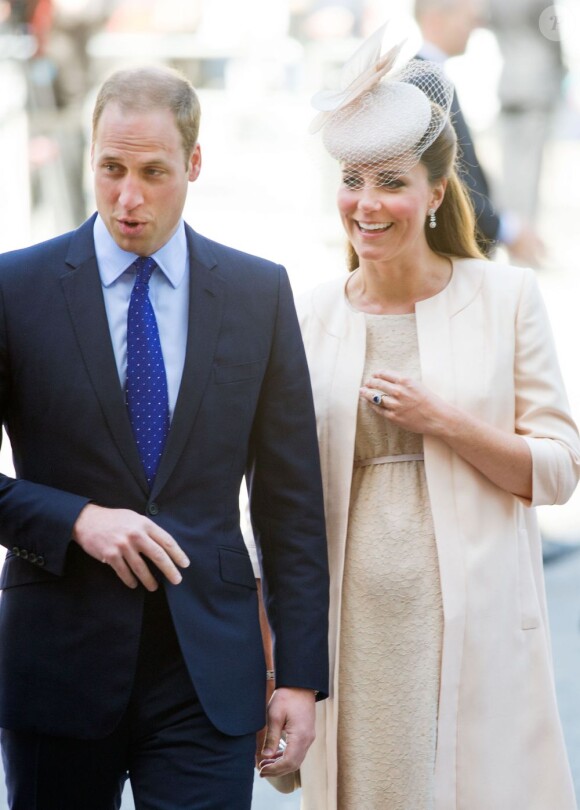 Le prince William et Kate Middleton, enceinte de leur premier enfant, arrivant à Westminster le 4 juin 2013 pour le service spécial commémorant les 60 ans du couronnement d'Elizabeth II.