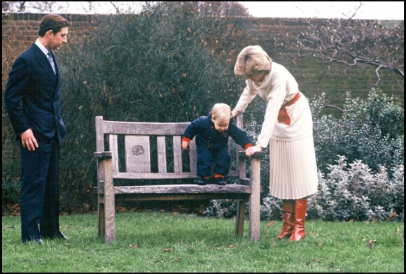 Le prince William en décembre 1983 avec ses parents le prince Charles et la princesse Diana