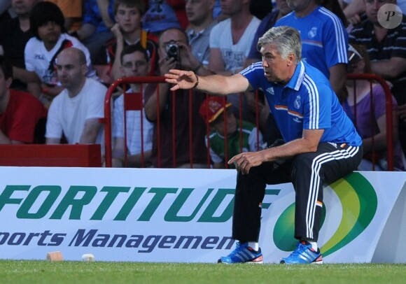 Carlo Ancelotti lors de son premier match officiel à la tête du Real Madrid lors de la rencontre entre Bournemouth et le Real Madrid le 21 juillet 2013