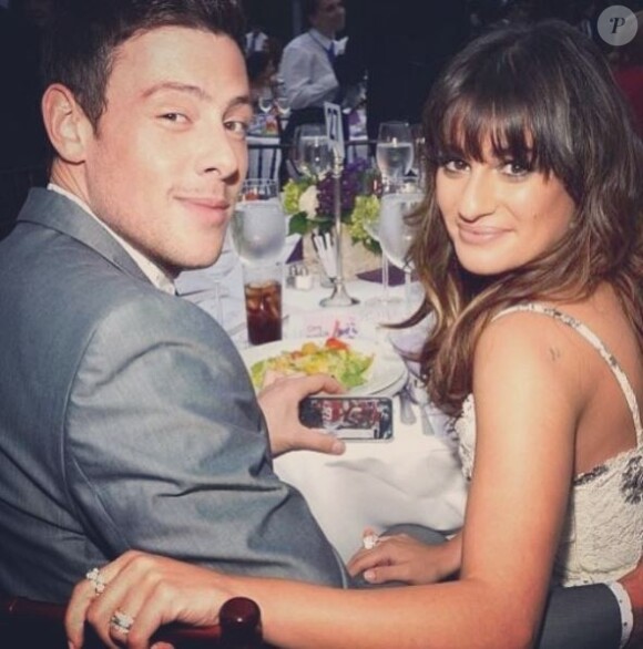 Lea Michele et Cory Monteith amoureux en soirée sur Twitter.