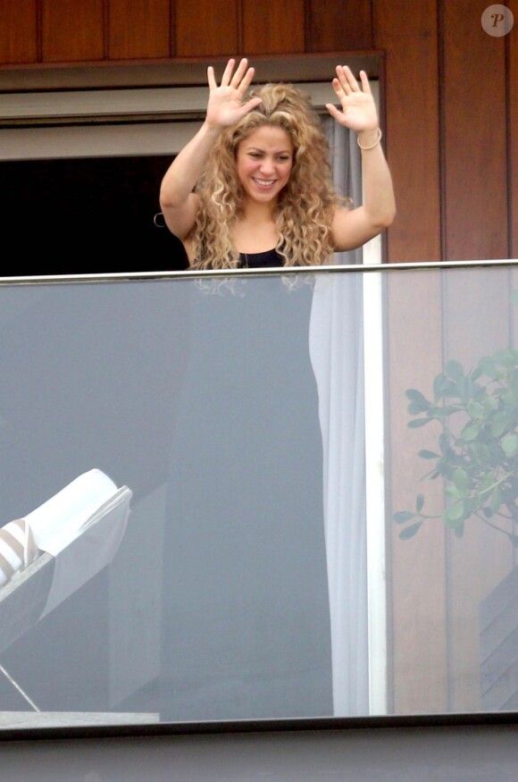 Shakira sur le balcon de son hôtel à Rio de Janeiro, le 21 juin 2013.