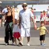 Nicole Richie, Joel Madden et leurs enfants Harlow et Sparrow se promènent à Saint-Tropez. Le 24 juillet 2013.