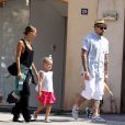 Nicole Richie, Joel Madden et leurs enfants Harlow et Sparrow se promènent à Saint-Tropez. Le 24 juillet 2013.