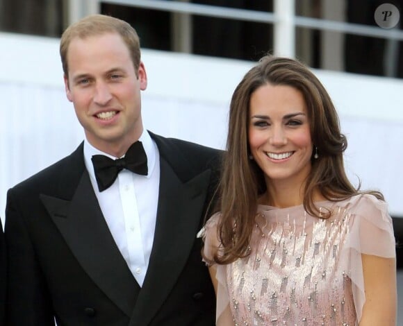 Le prince William et son épouse la duchesse de Cambridge au diner de gala de l'ARK (Absolute Return for Kids) à Kensington Palace le 9 juin 2011