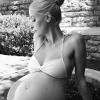 Jaime King a dévoilé une photo d'elle enceinte et en bikini sur son profil Instagram, le 25 juillet 2013.