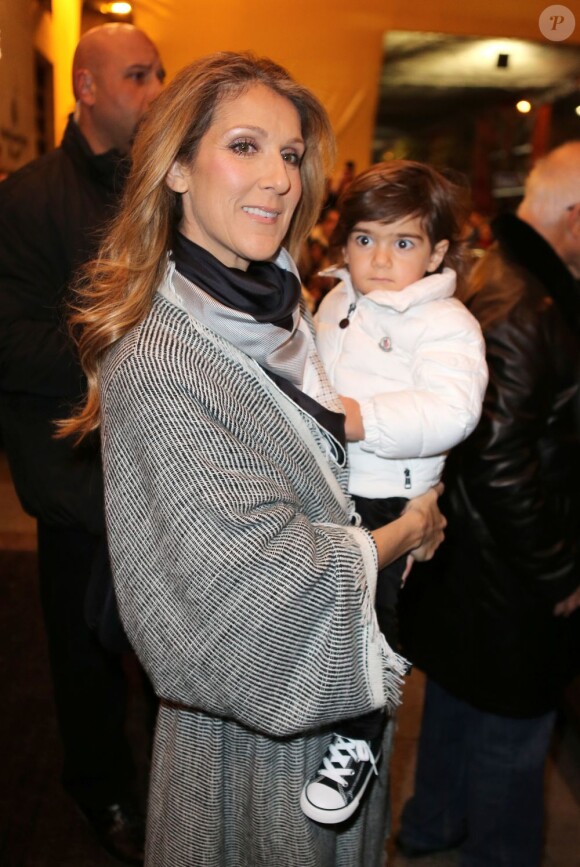 Céline Dion et un de ses jumeaux Eddy en novembre 2012 à Paris