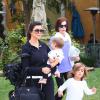 Kourtney Kardashian, ses deux enfants Mason et Penelope et Bonnie Disick, mère de Scott Disick, ont déjeuné au restaurant Marmalade Cafe. Calabasas, le 28 juillet 2013.