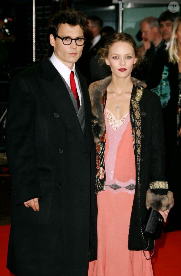 Johnny Depp et Vanessa Paradis en 2004.