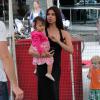La sublime Roselyn Sanchez et son mari Eric Winter ont profité d'un dimanche ensoleillé pour emmener leur petite fille Sebella au Farmers Market de Los Angeles, le 28 juillet 2013