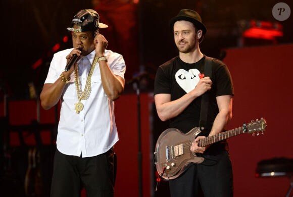 Jay-Z et Justin Timberlake en concert à l'Olympic Park de Londres pour le Yahoo! Wireless Festival. Le 14 juillet 2013.