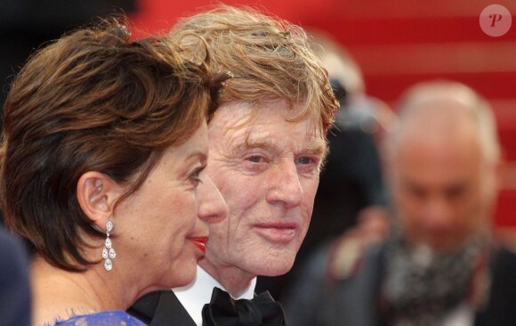 Sibylle Szaggars et Robert Redford lors de la Montée des marches du film "All is Lost" à Cannes, le 22 mai 2013.