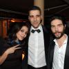 Exclusif - Leïla Bekhti pose avec son mari Tahar Rahim accompagné de son frère Ahmed lors du Festival de Cannes le 17 mai 2013