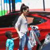Sandra Bullock va chercher son fils Louis à son école de Los Angeles, le 30 juillet 2013.