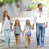 Le prince Felipe et la princesse Letizia d'Espagne visitaient le 5 août 2013 avec leurs filles Leonor (short gris) et Sofia (short violet) la Granja de Esporles, une ferme du XVIIe siècle située au coeur de la Sierra de Tramuntana, sur l'île de Majorque où la famille passe ses vacances d'été.