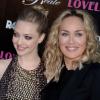 Amanda Seyfried et Sharon Stone superbes et élégantes à la première de Lovelace à l'Egyptian Theatre de Los Angeles, le 5 août 2013.