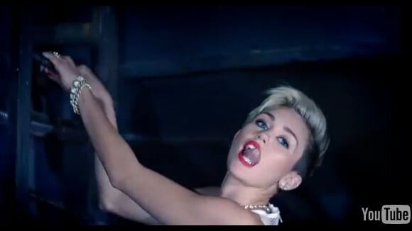 Miley Cyrus : Incendiaire et sexy pour la vidéo promo des MTV VMA's