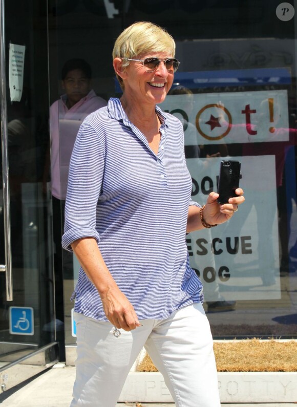 Ellen DeGeneres à la sortie d'un magasin à West Hollywood, le 10 août 2013.